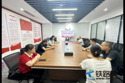 中鐵建重慶軌道15號(hào)線總包承部組織后勤人員開展安全教育培訓(xùn)
