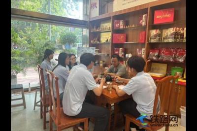 從展銷店到直播間：陜鐵院青年學子為韓城花椒品牌發(fā)展 “出實招”