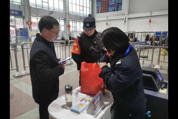鐘祥鐵警全力護(hù)航春運(yùn)旅客返程“平安路”