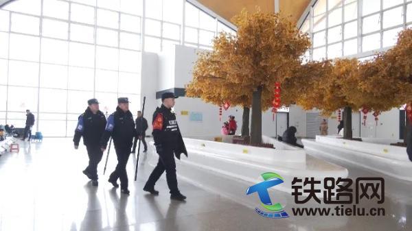 隨州南車站派出所多措并舉 保障群眾平安出行